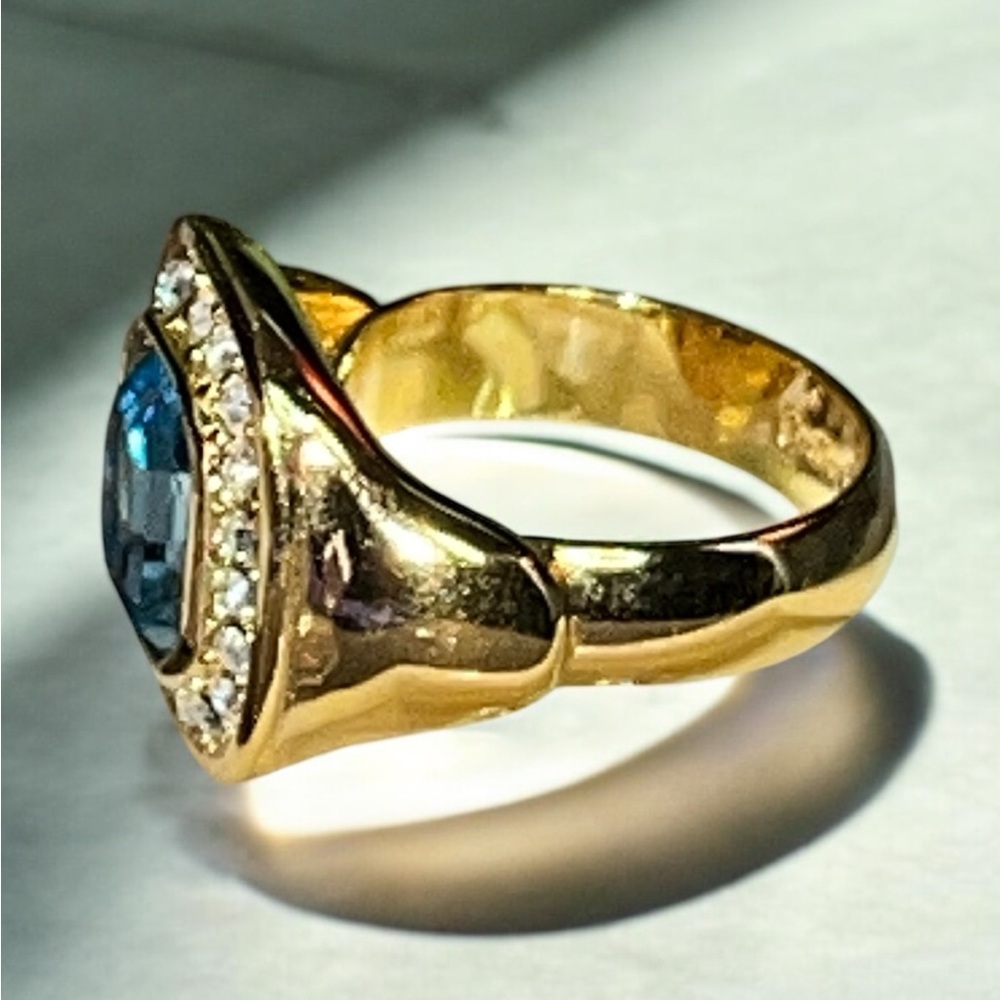 Vintage Christian Dior Gold Tone and Blue Gemstone Halo Ring size 6 - Picture 5 of 16
